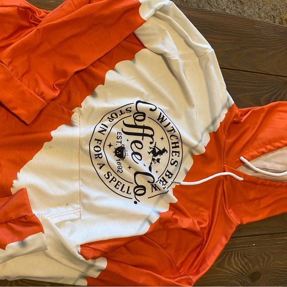 Women’s Bundle (Jeans & Hoodie) - Picture 10 of 11